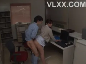 đêm sướng lạc của tiền bối cùng hai em thư ký