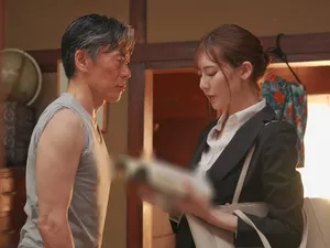 Con gái hư hấp dẫn bố dượng địt khi má ra ngoài