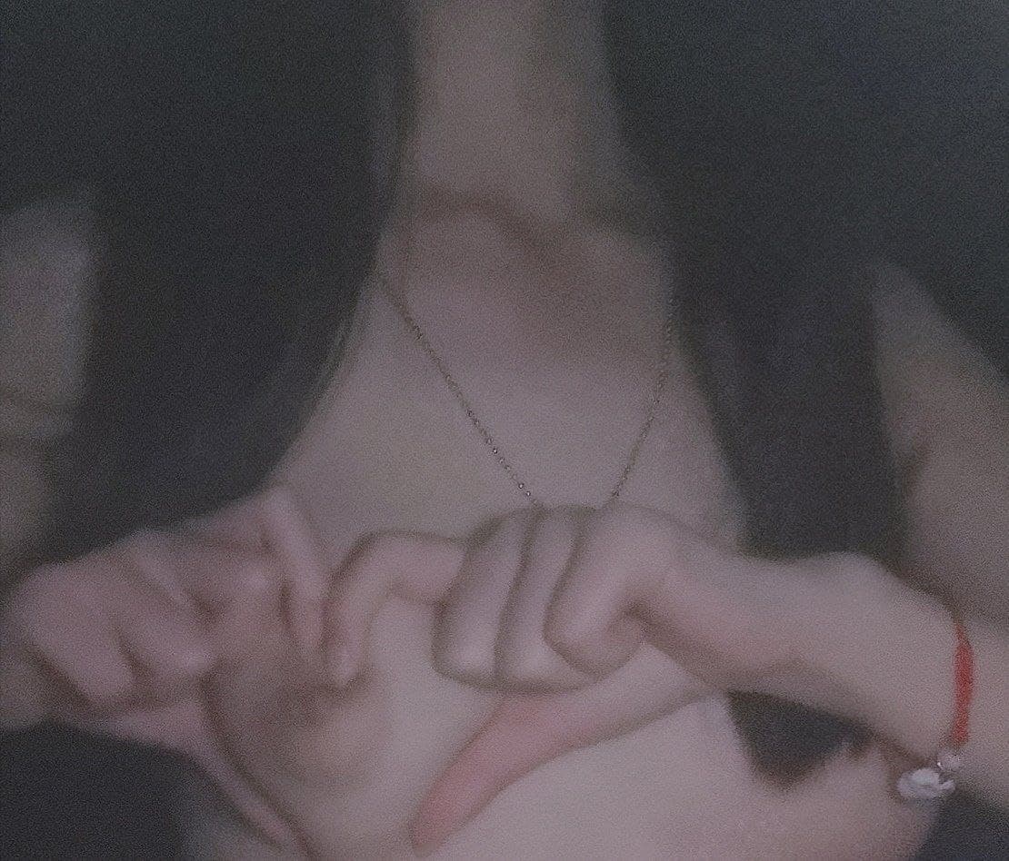 Trái tim rộng mở nhỏ bé mềm mại, sự dịu dàng của quân tử được bộc lộ, sự bạo lực trong cơ thể được chiết xuất.