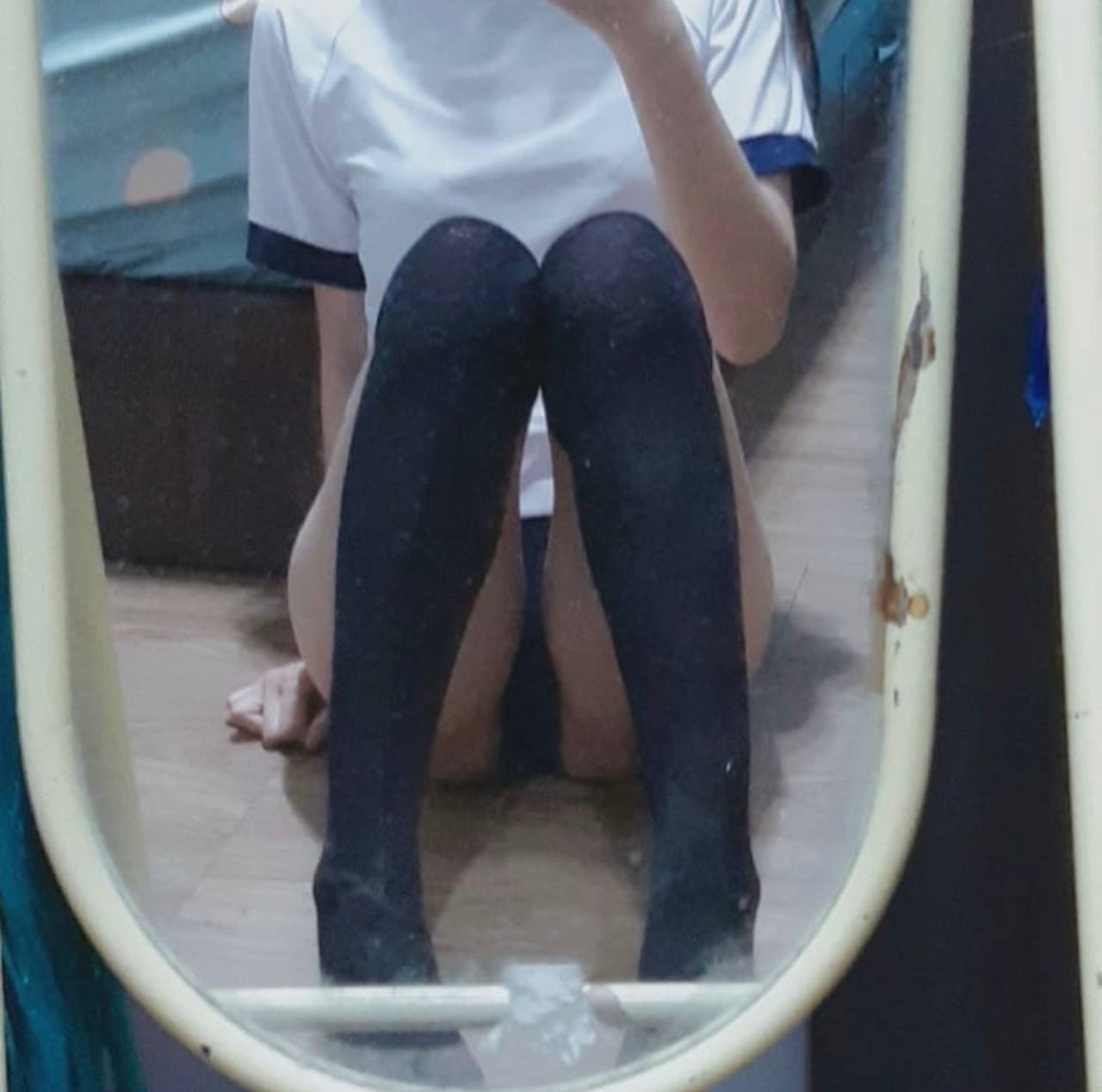 Ngỡ ngàng với cặp vú của những đứa em kế