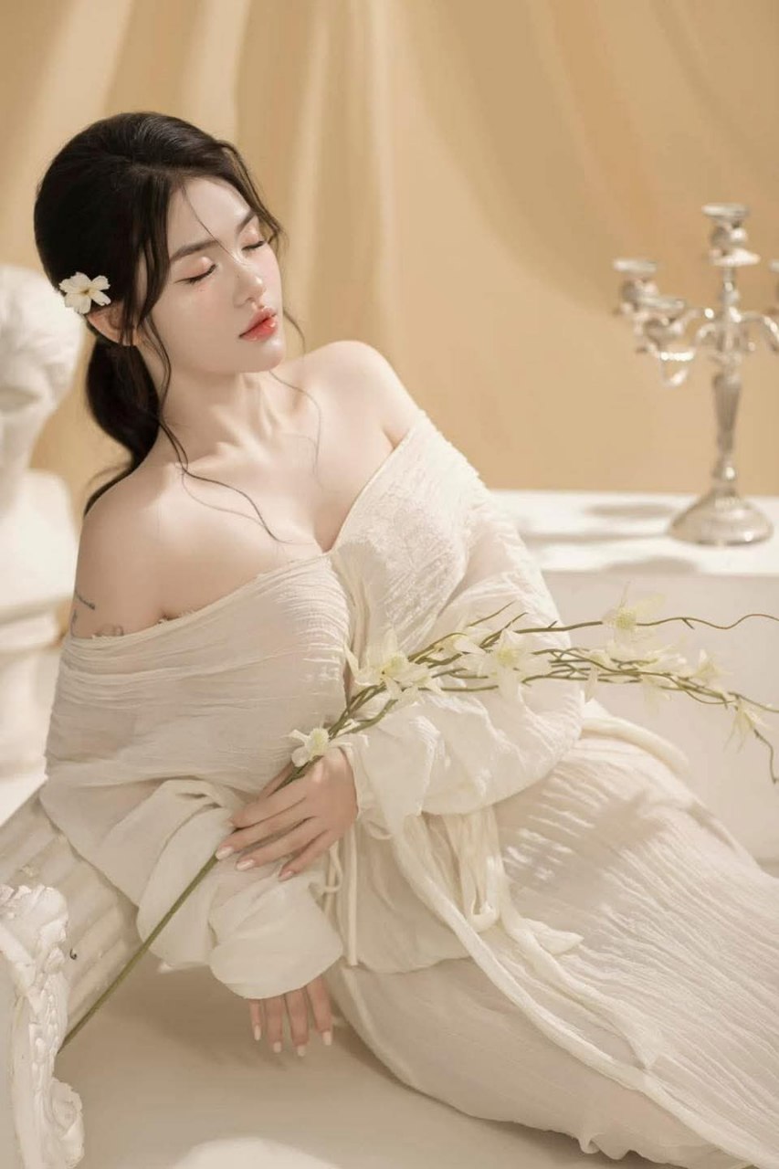 đêm đáng nhớ khi ở nhờ nhà đồng nghiệp nữ khi trễ tàu về nhà